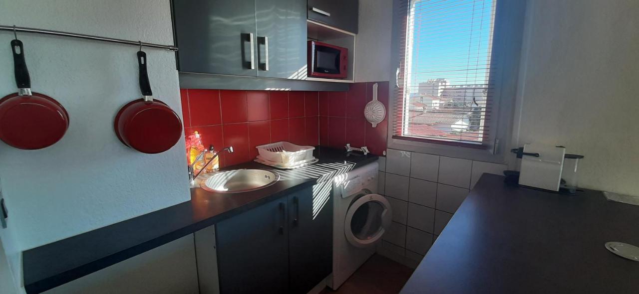 Residence De La Plage Appart A 2 Pas De La Plage Et Du Marche Сен-Киприен Екстериор снимка